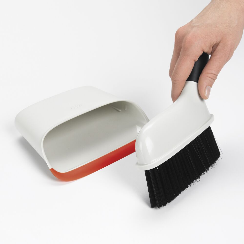 Compact Dustpan & Brush Set Q3