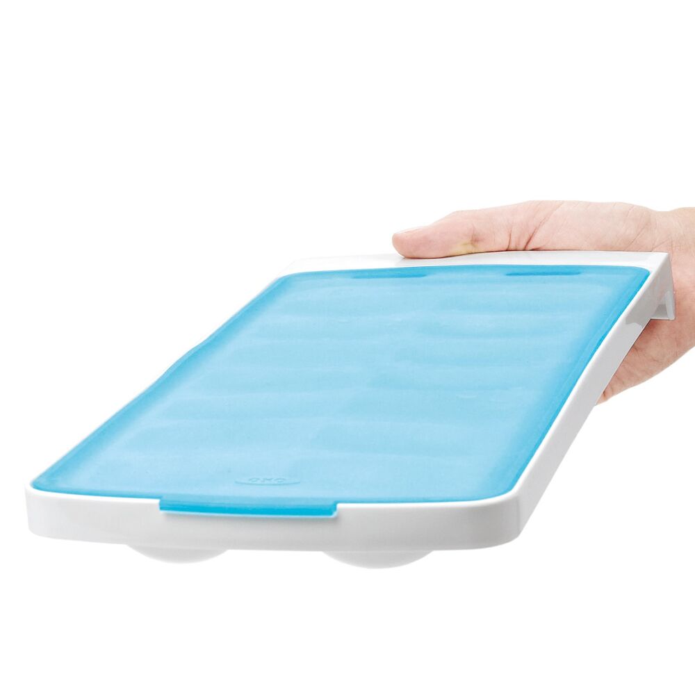 No-Spill Ice Cube Tray - 2 Pack P8