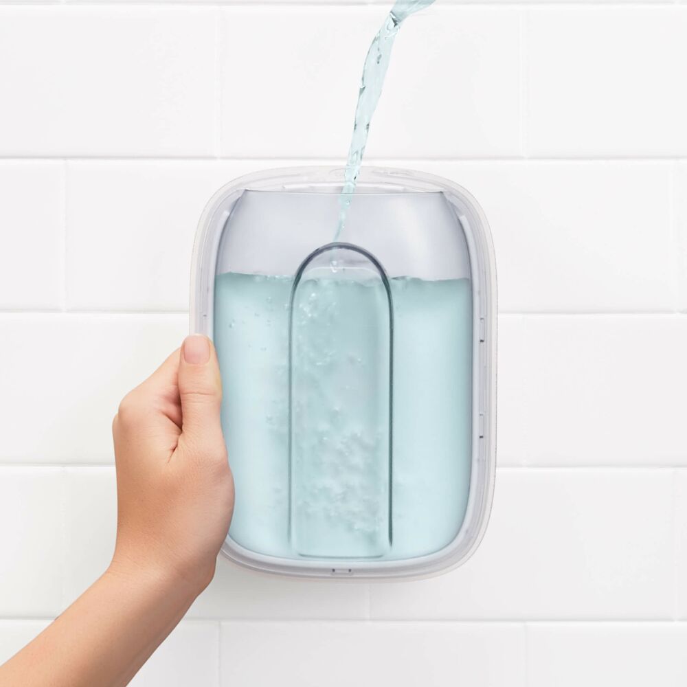 StrongHold™ Suction Fogless Mirror V8