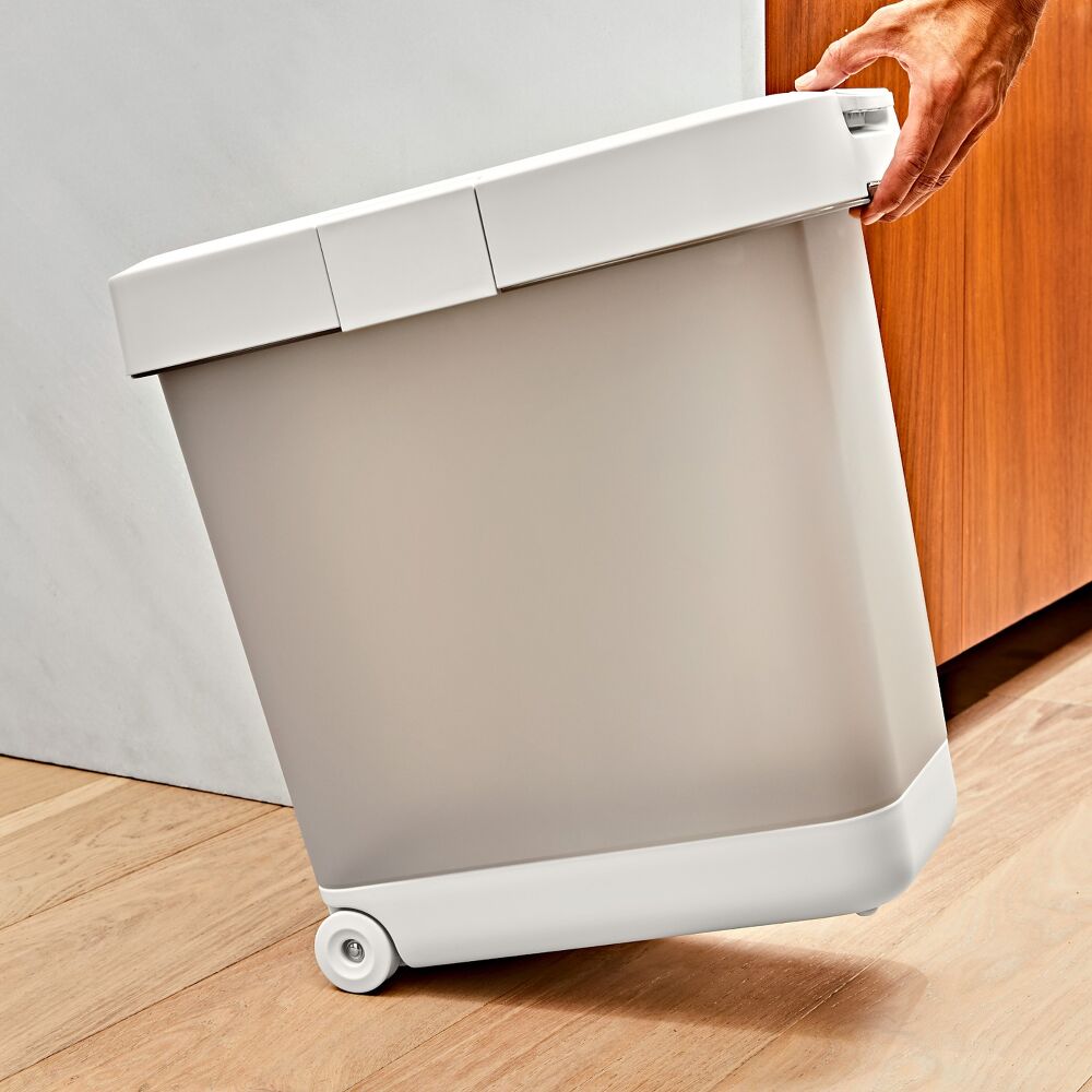 OXO Pet Airtight Food Container with Scoop — Large D7
