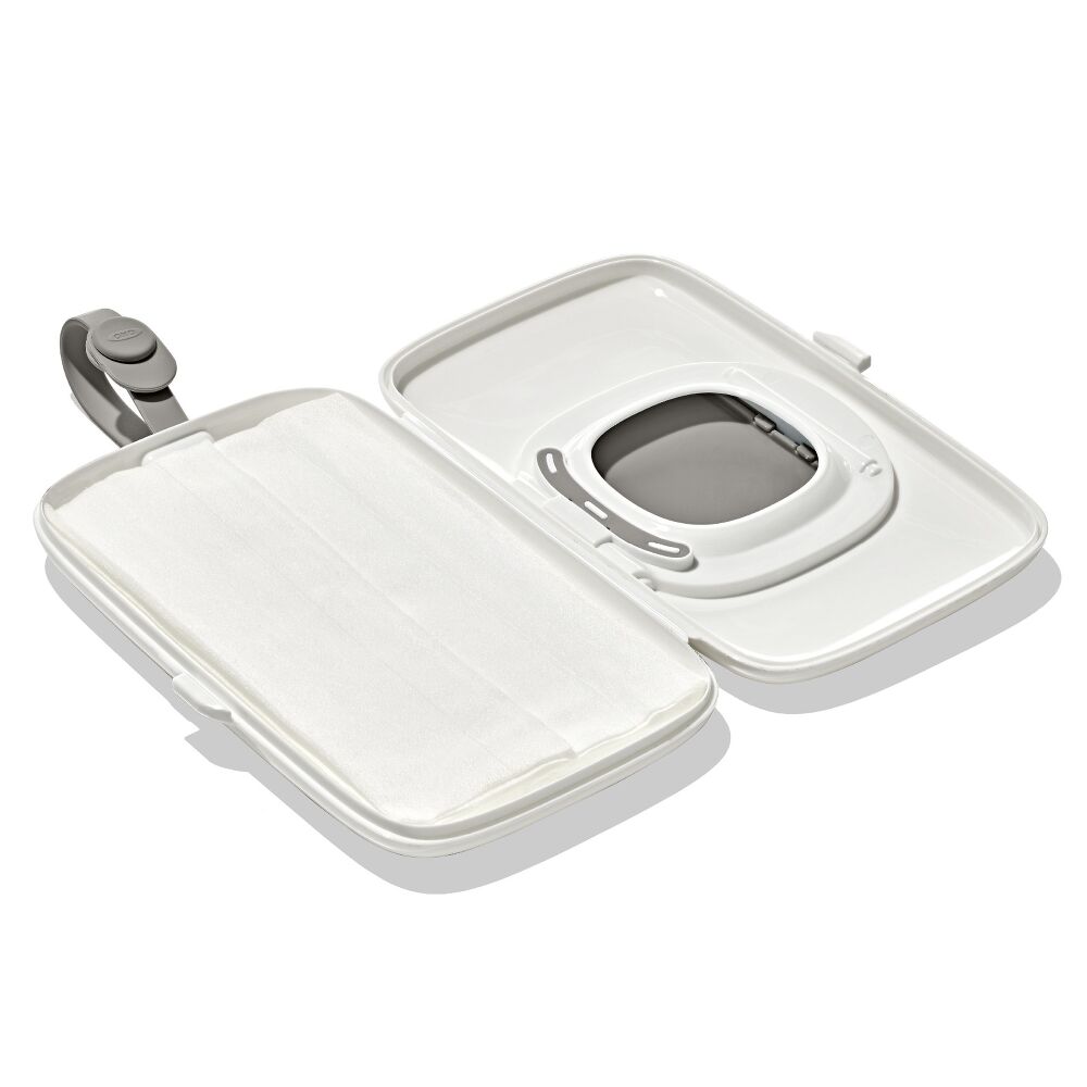 On-The-Go Wipes Dispenser Q0