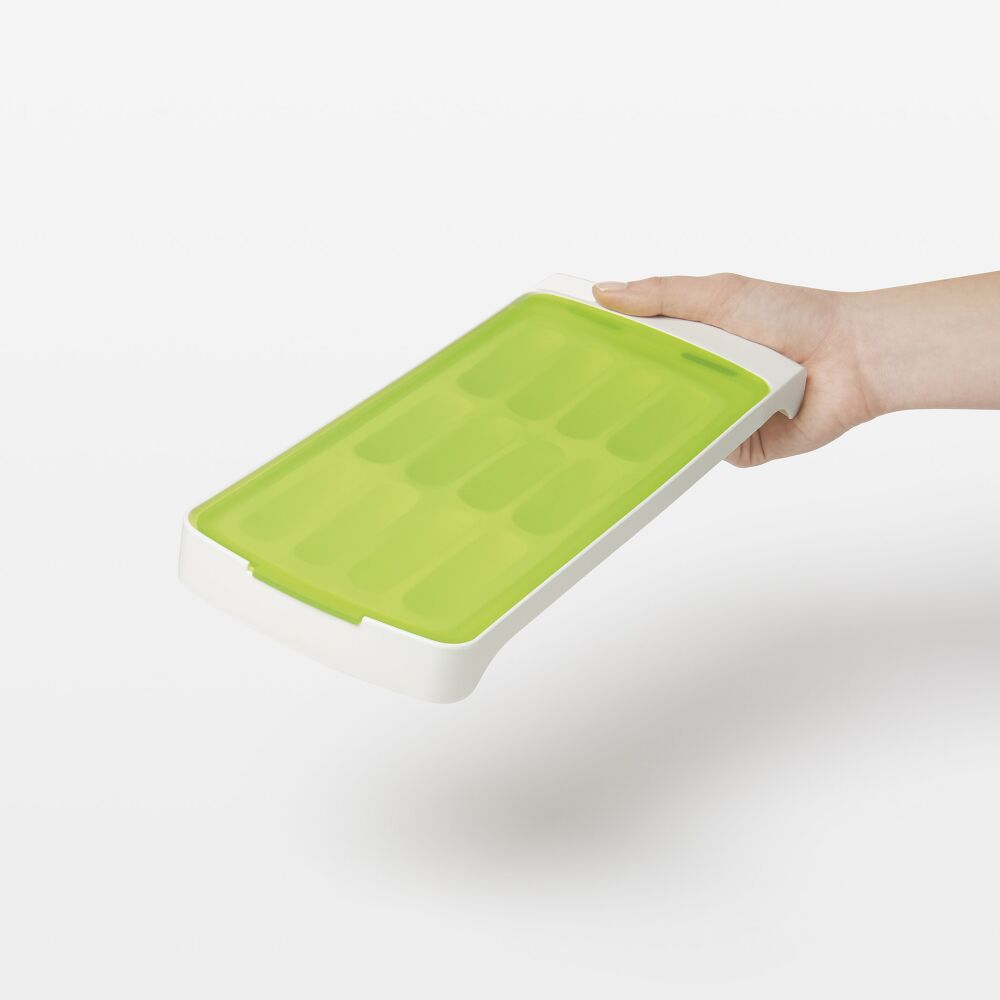 No-Spill Ice Stick Tray O3
