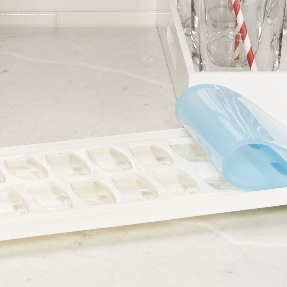 No-Spill Ice Cube Tray E3