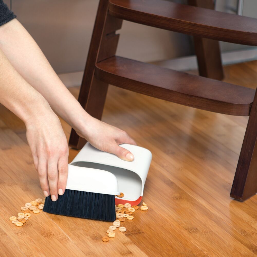 Compact Dustpan & Brush Set Q3
