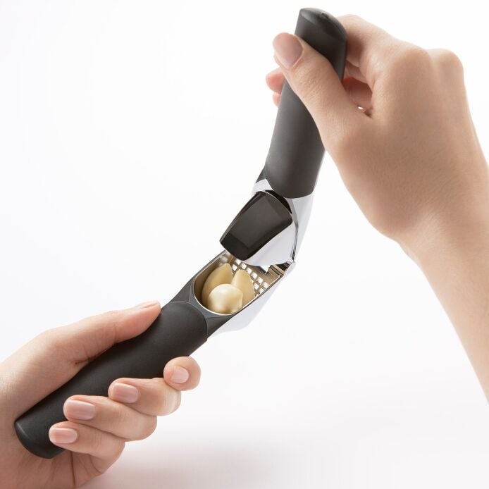 Garlic Press B9