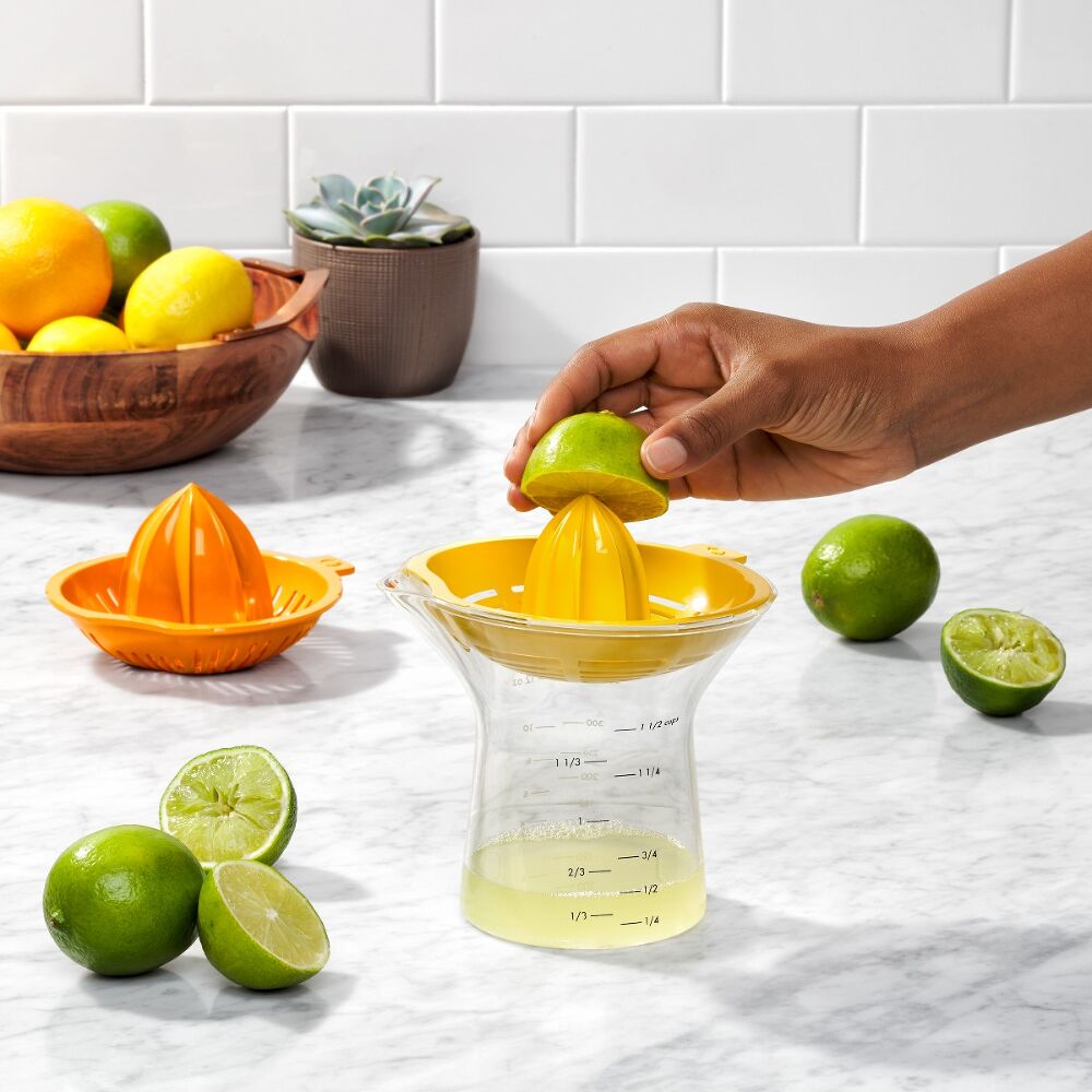 2-in-1 Citrus Juicer O4