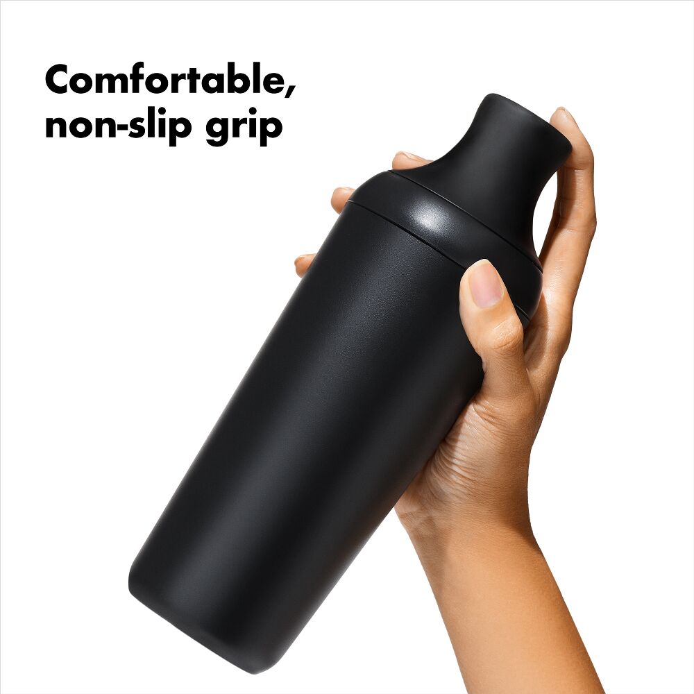 OXO Good Grips Plastic Cocktail Shaker- 20 oz/590 mL capacity O2