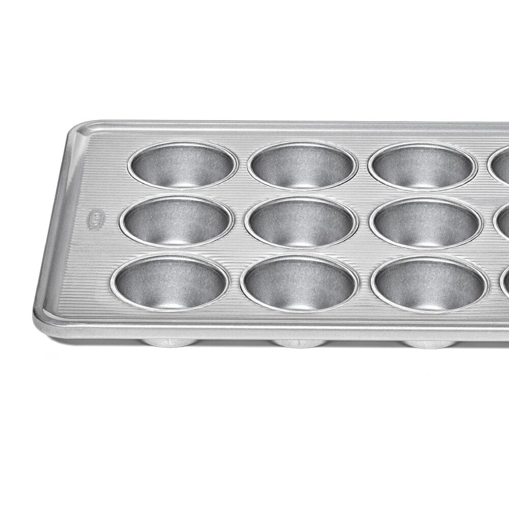 Nonstick Pro Clear Coated 12 Cup Muffin Pan O9