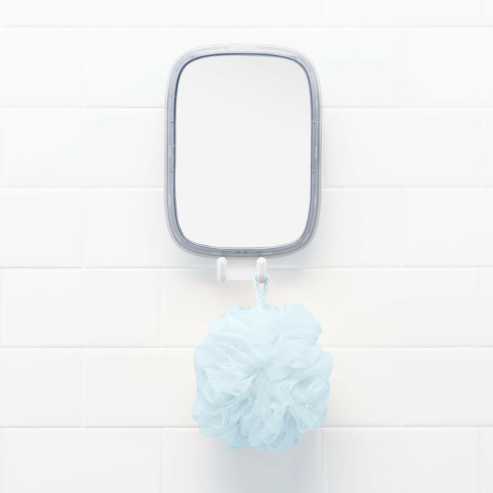 StrongHold™ Suction Fogless Mirror V8