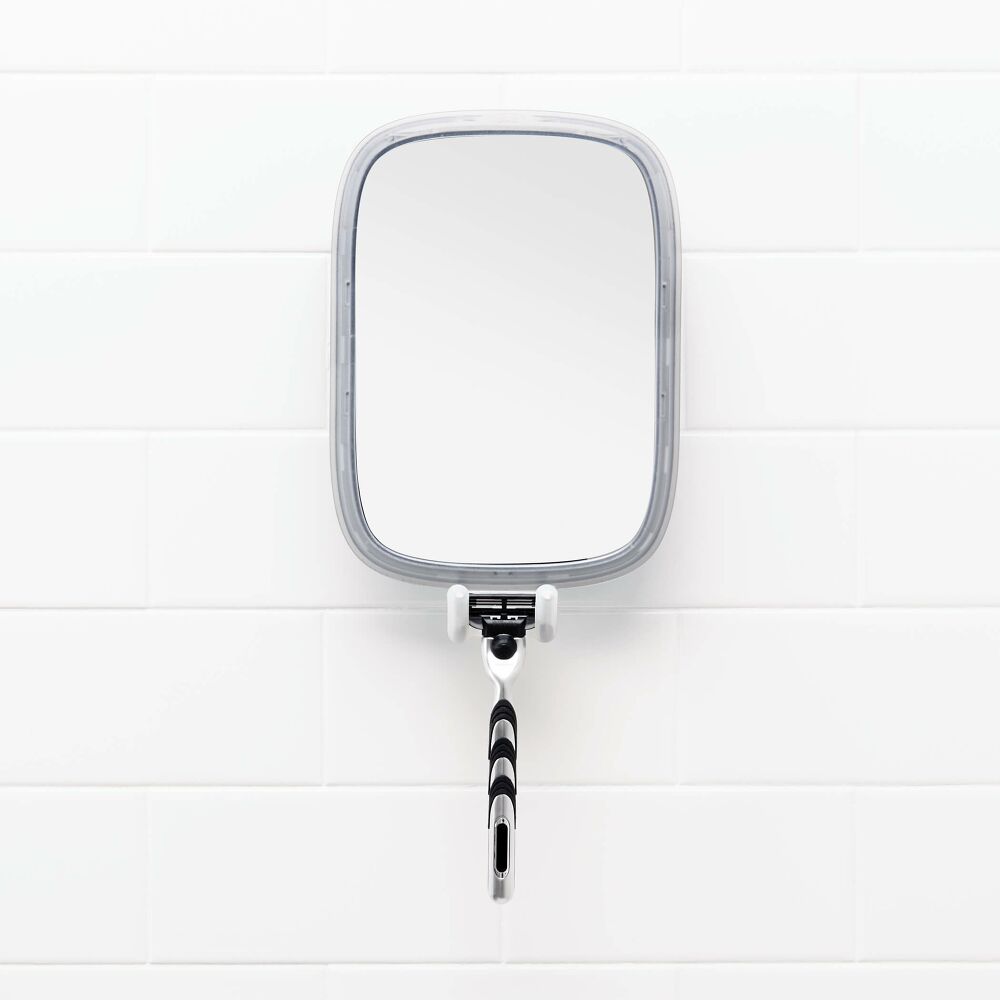 StrongHold™ Suction Fogless Mirror V8