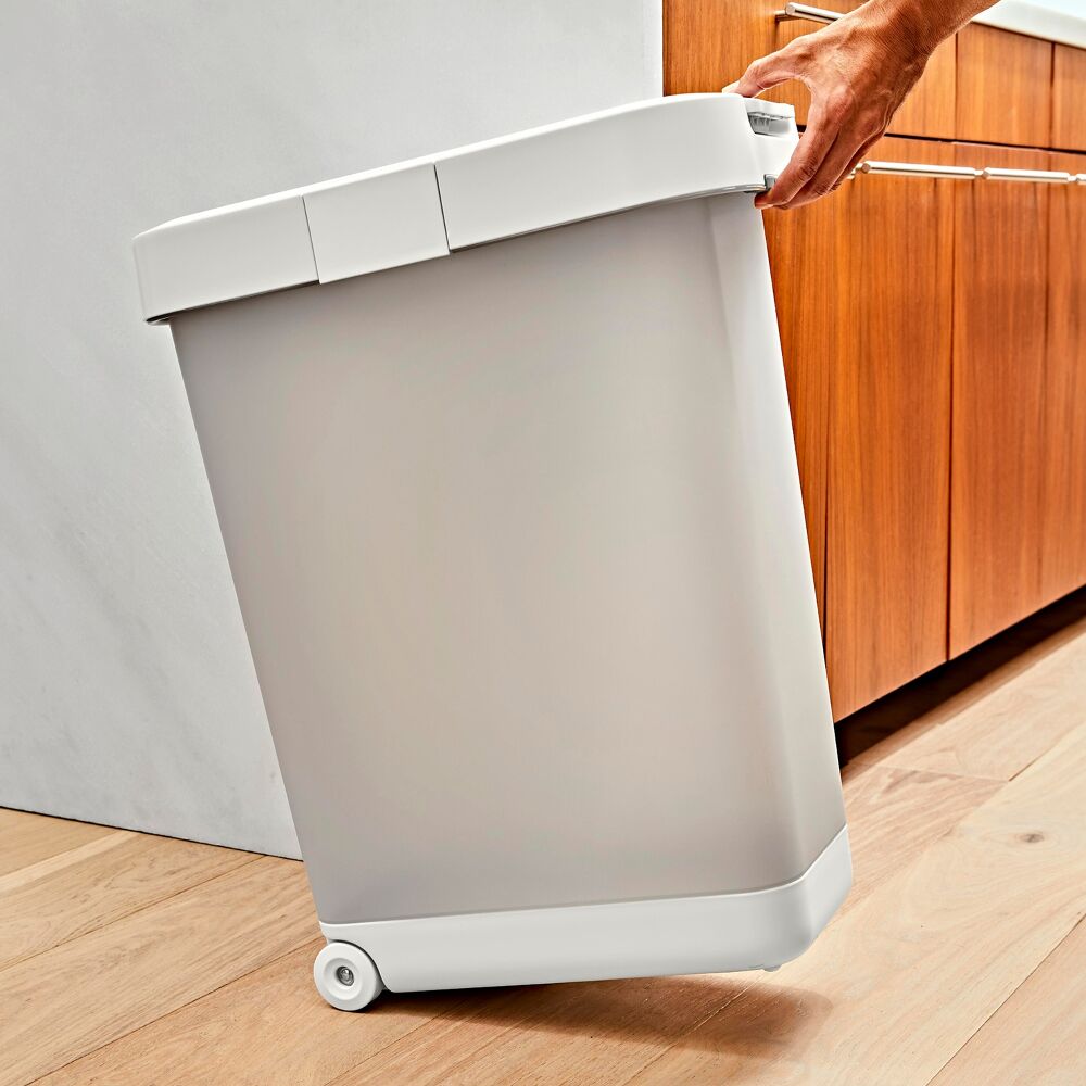 OXO Pet Airtight Food Container with Scoop — Extra Large I4