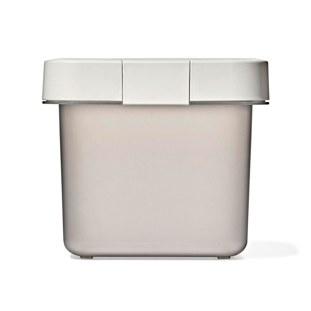 OXO Pet Airtight Food Container with Scoop — Small E5