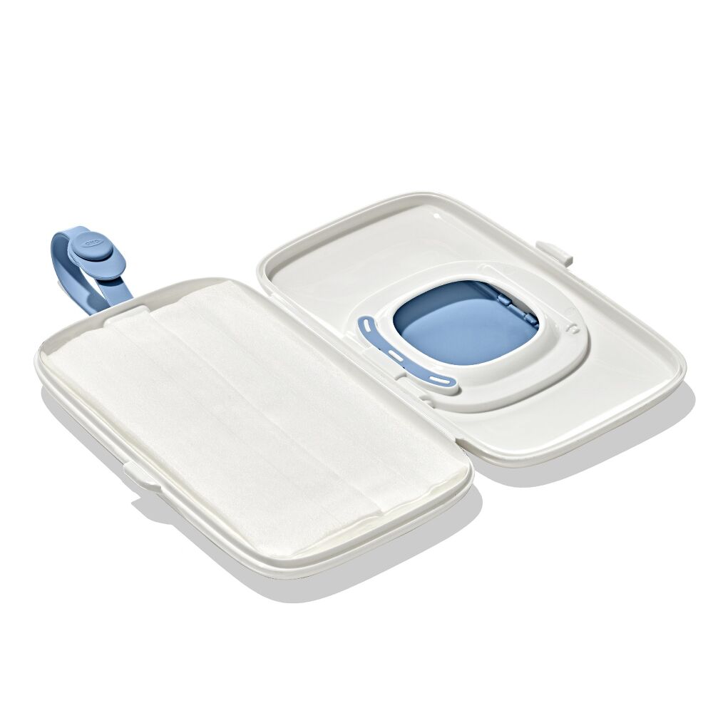 On-The-Go Wipes Dispenser Q0