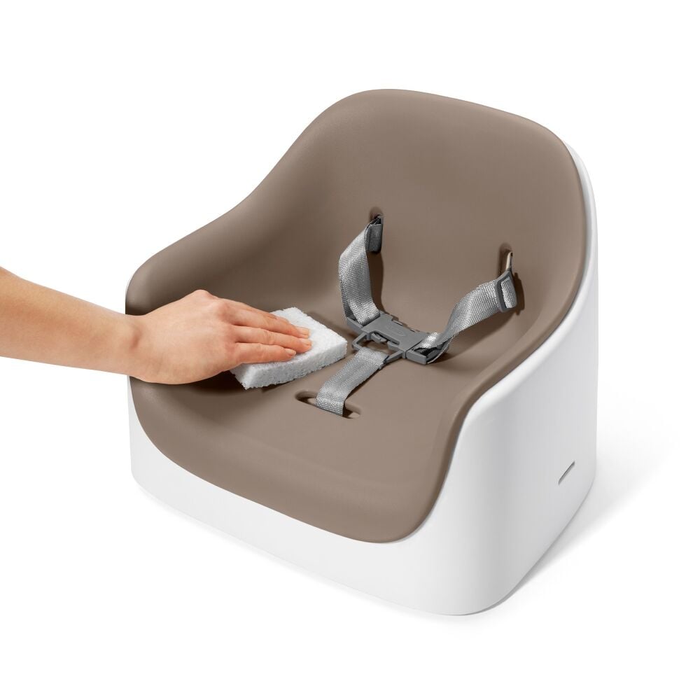 Nest Booster Seat with Removable Cushion O5